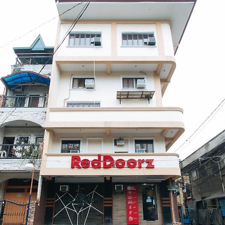 Отель Reddoorz @ Piy Margal Sampaloc Манила Экстерьер фото