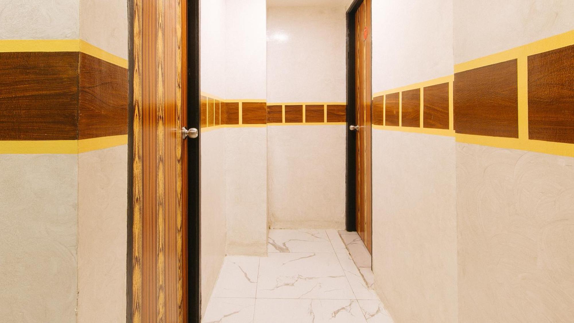 Отель Reddoorz @ Piy Margal Sampaloc Манила Экстерьер фото