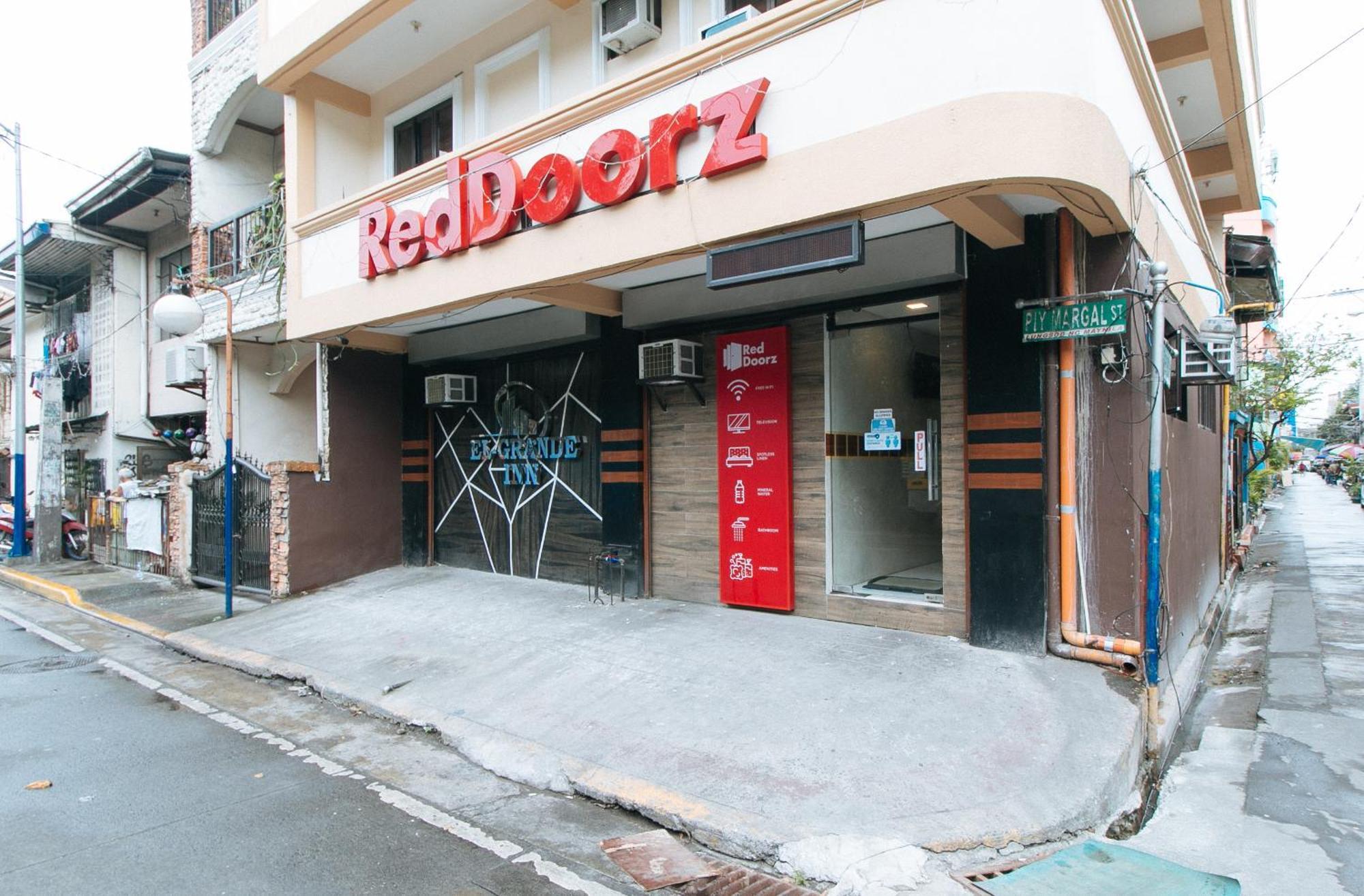Отель Reddoorz @ Piy Margal Sampaloc Манила Экстерьер фото